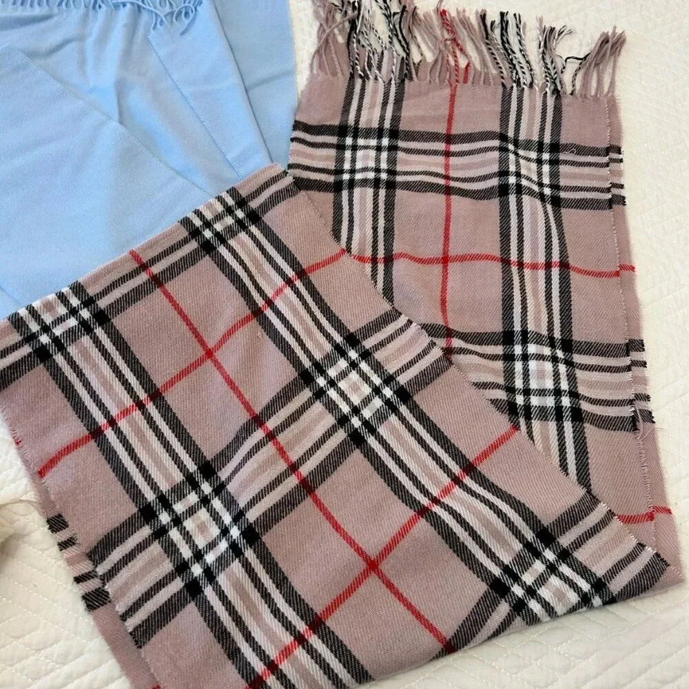 Lot of 4 Women’s Scarves